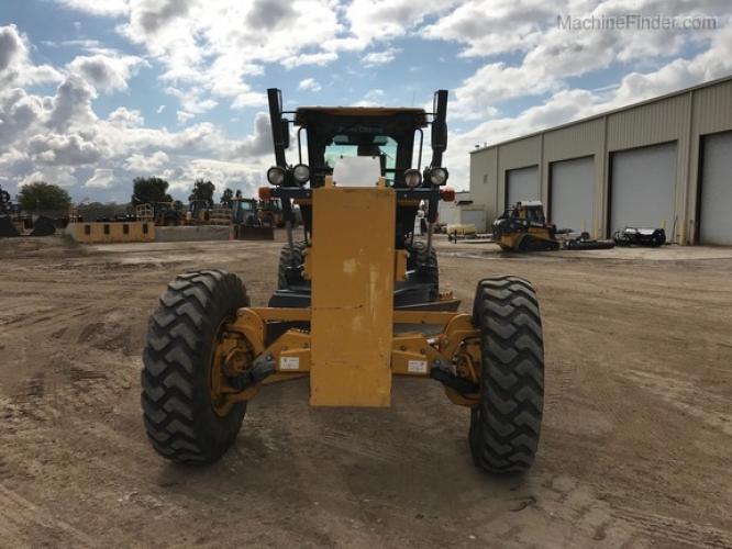 John Deere 672GP