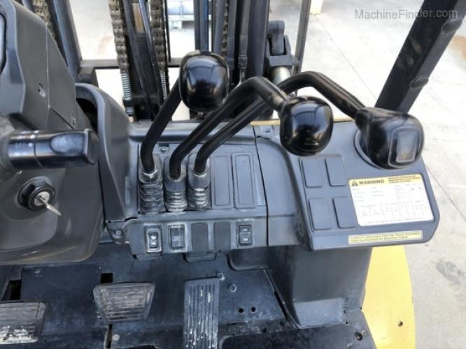 Caterpillar P8000
