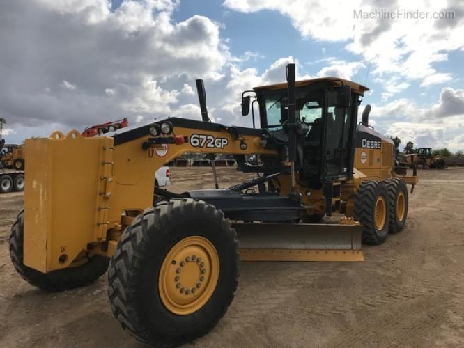 John Deere 672GP