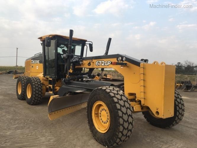 John Deere 672GP
