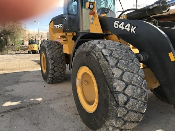 John Deere 644K
