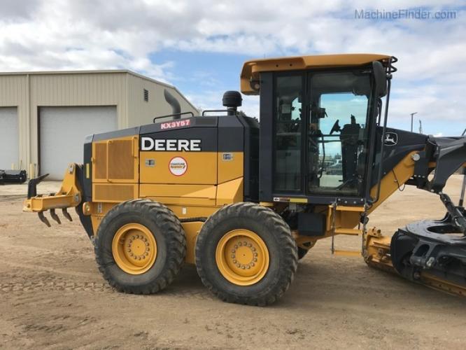 John Deere 672GP