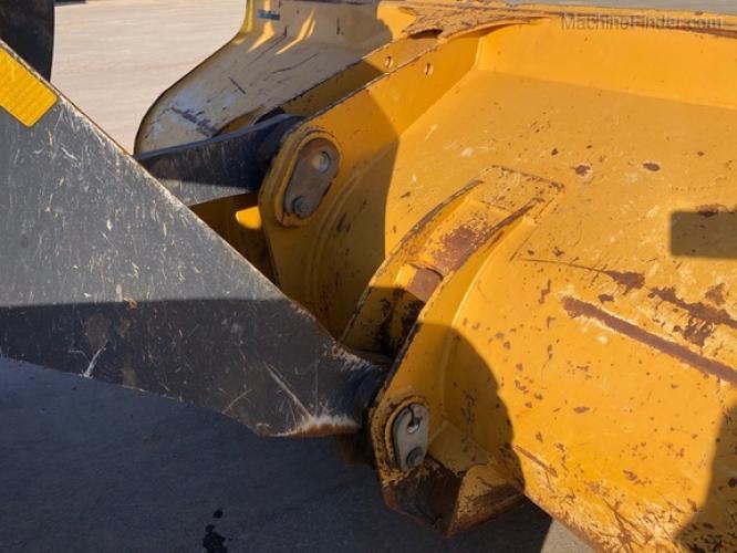 John Deere 624K