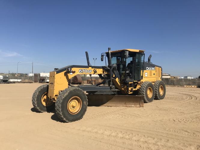 John Deere 670GP