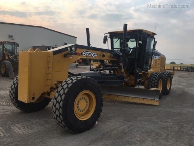 John Deere 672GP