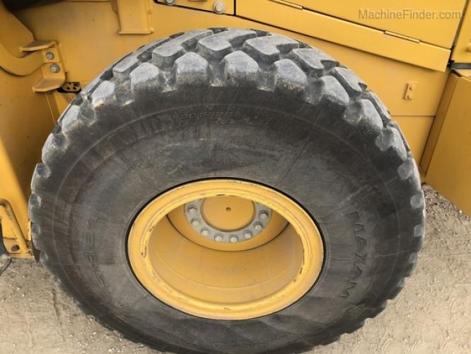 John Deere 624K