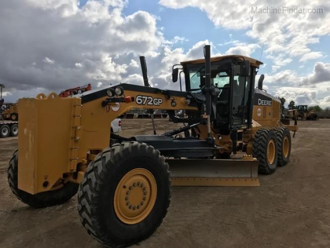 John Deere 672GP
