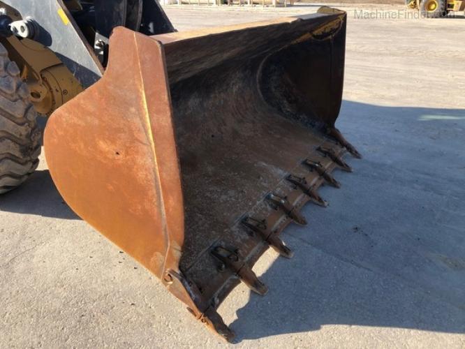 John Deere 624K