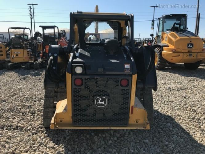 John Deere 323E